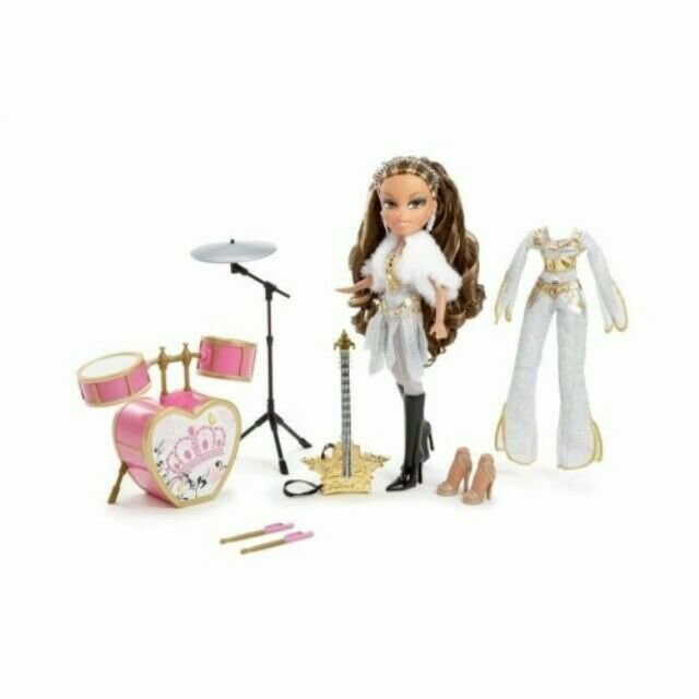 BRATZPICZ's tweet photo. #Bratz Girlz Really Rock Prototypes! (2008) https://t.co/nC4lkziQCB