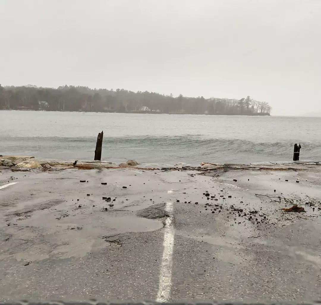 mellanella's tweet photo. The power is out so we ran to the island store for sandwiches and drove down to the Stone Wharf to check things out. Pics are about an hour and a half past high tide. Water is still pretty high.
#Chebeague #CascoBay https://t.co/q2FPmPLWWa