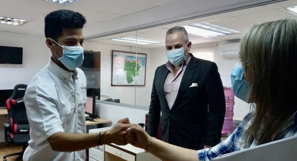 FUNVISIS's tweet photo. Con el fin de impulsar la promulgación del reglamento técnico de la Norma de Construcción Sismorresistente, @betancourt_phd recibió en @Funvisis a la directora de @CalidadEsVida Sencamer, quien demostró su excepcional interés de reforzar la Venezuela Sismoresistente. https://t.co/hIpCz7OLD5