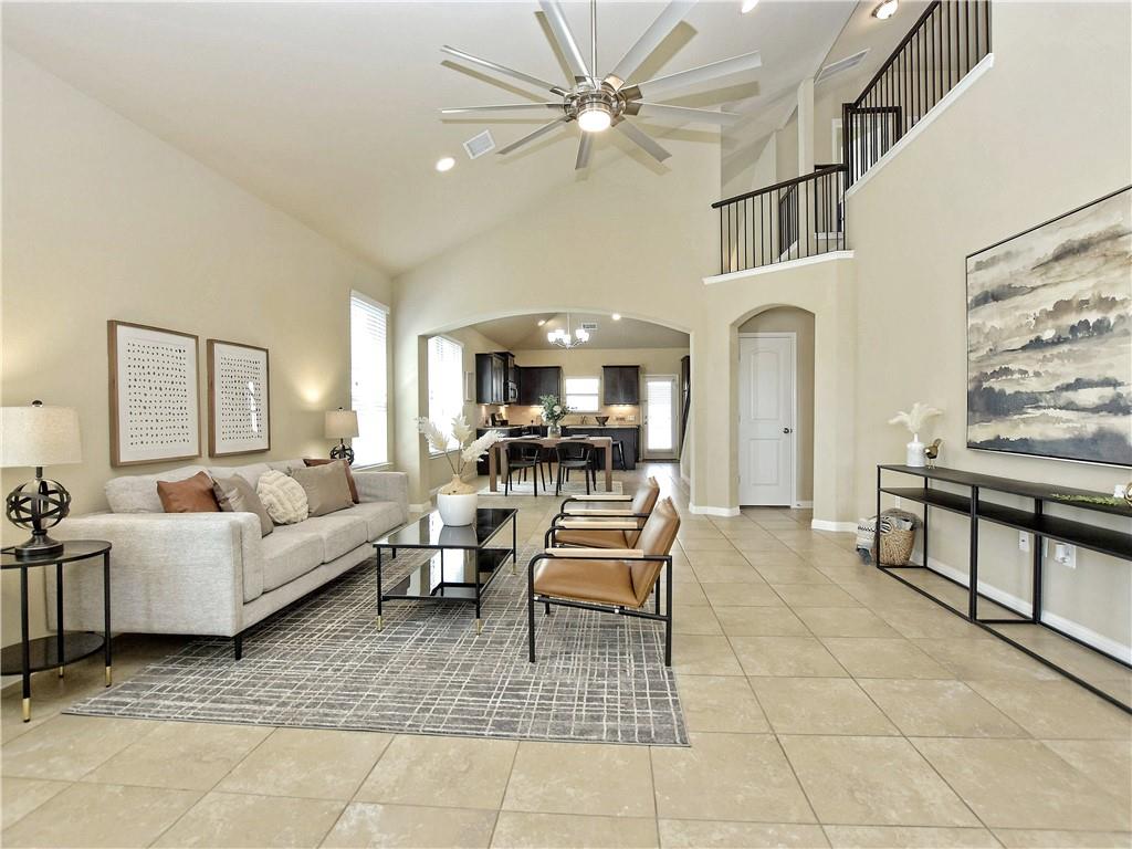 REMAXSkyline's tweet photo. This gorgeous 1 1/2 story home was built in 2016 by DR Horton and features a beautiful white stone exterior, 4 bedrooms, 3 bathrooms, a gourmet kitchen and so much more!

Reach out today!
Heather Brown®️
☎️ (512) 751-2931
@heatherbrownrealtor https://t.co/ERxtDFzBdi