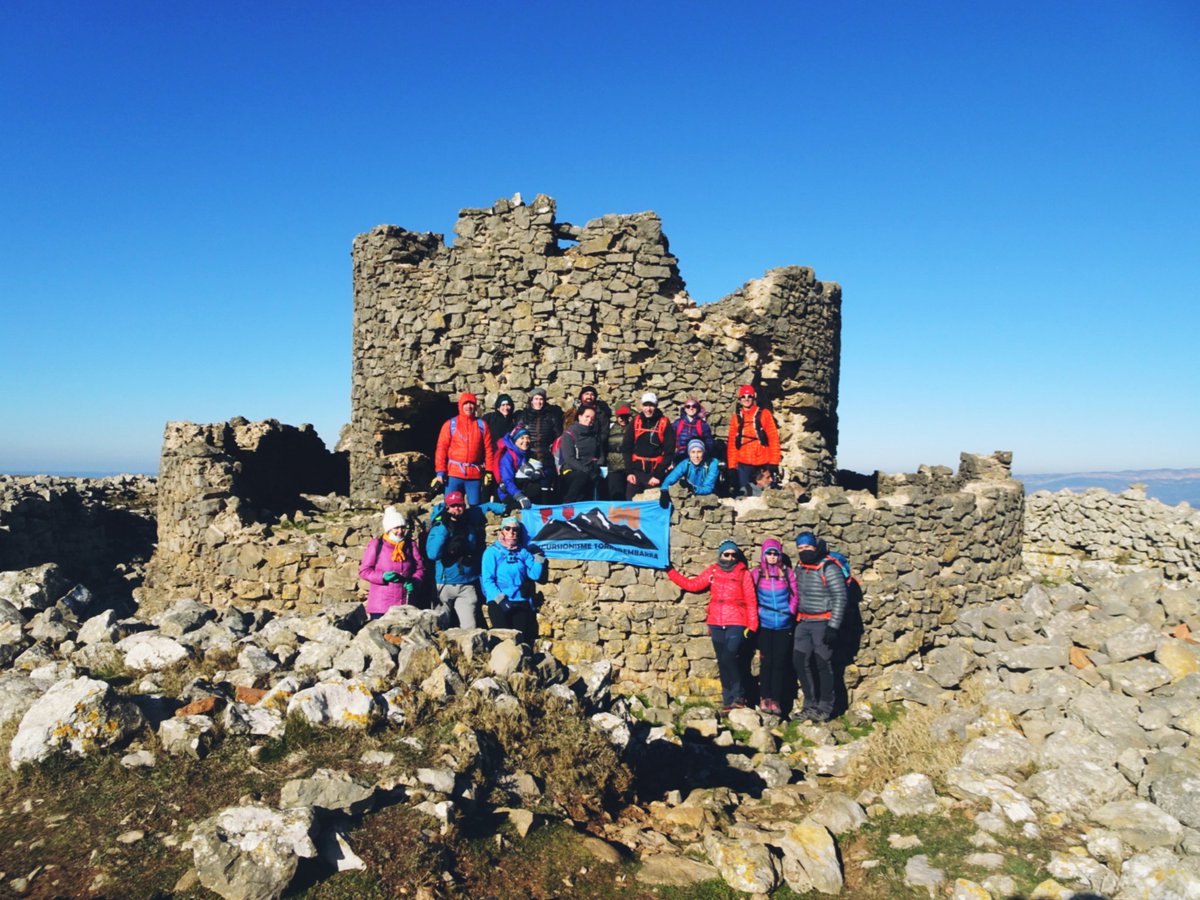 excursionismeto's tweet photo. Ahir a la Mola de Colldejou. Primera sortida de l'any. #torredembarra #excursionisme #catalunya https://t.co/iSXk6fs2bj