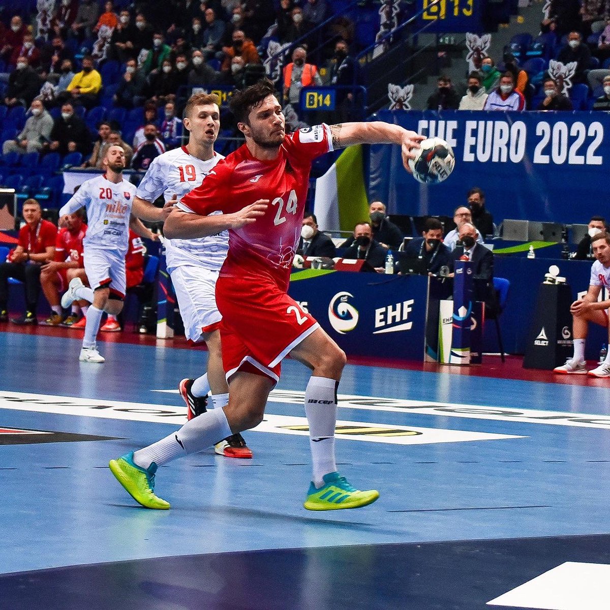 Гандбол 1 4 финала. Гандбол чемпионат европы. Ростов дон цска гандбол. Вся форма гандбольной лады. Гандбол фото.