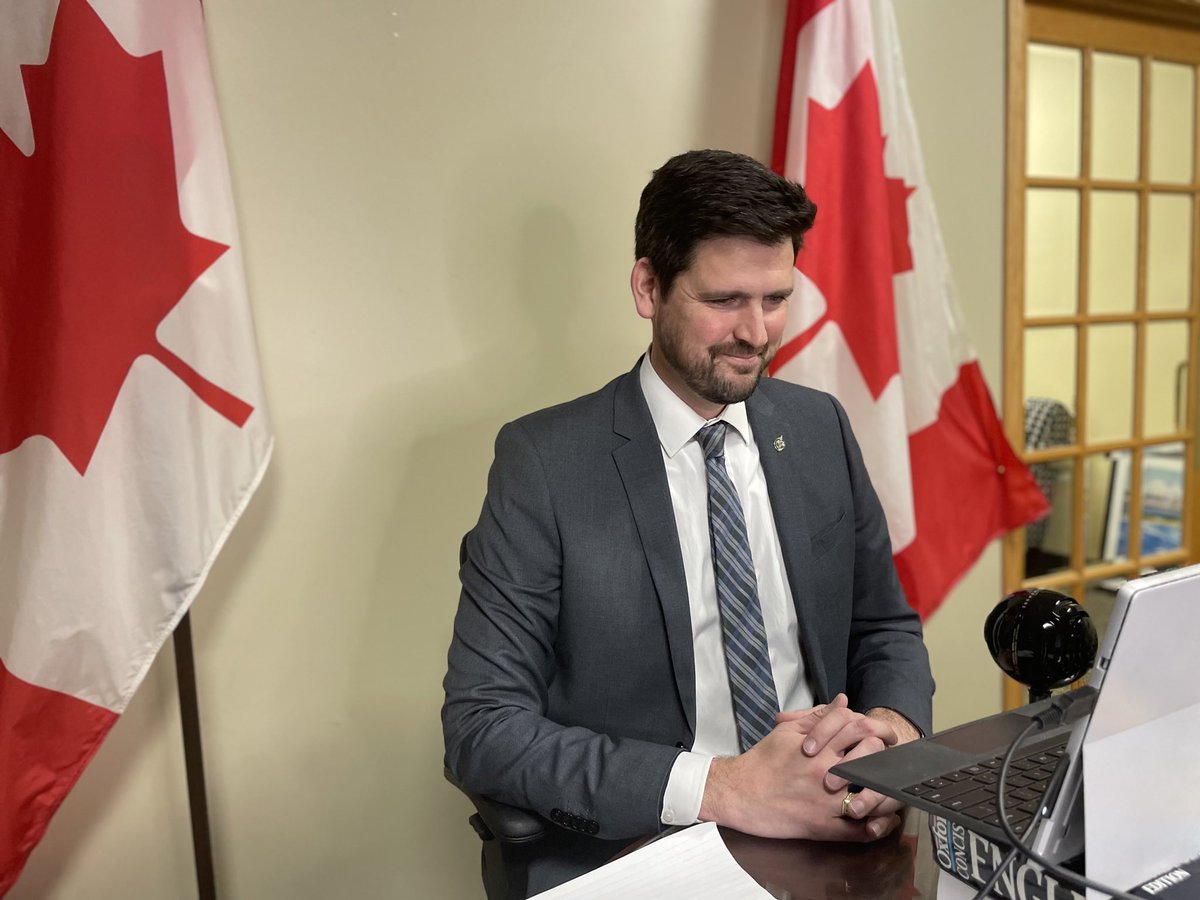 SeanFraserMP's tweet photo. Newcomers to 🇨🇦 play a crucial role in the future of our country.

Pleased to be joined by @sergecormierlib and @sukhdhaliwal this afternoon to announce $35 million today to expand settlement services for newcomers in small towns and rural communities across the country. https://t.co/n6ceQZkZXd