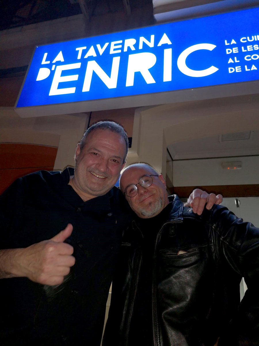 PotdePlomTeatre's tweet photo. I gràcies també a la gent de #Ribercan per organitzar l'actuació del dissabte a #Carcaixent. Esperem tornar prompte, i com a colofó, anar a sopar al bar del nostre amic Enric Casasús: La Taverna d'Enric!
#Potdeplom #debolo #Laculturaéssegura https://t.co/lbznkNdnXY