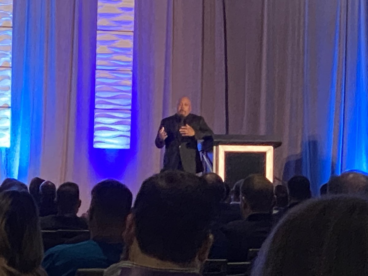 NatDiBlasi's tweet photo. Welcome @TheSharkDaymond to @LeadGenerationW #LGWSanDiego! We appreciate your candor in sharing your background, insights, passion, &amp; vision for biz success🙏 #GetIt #ThePeoplesShark 

CC: @lacedtweet https://t.co/1M1LQcvks0