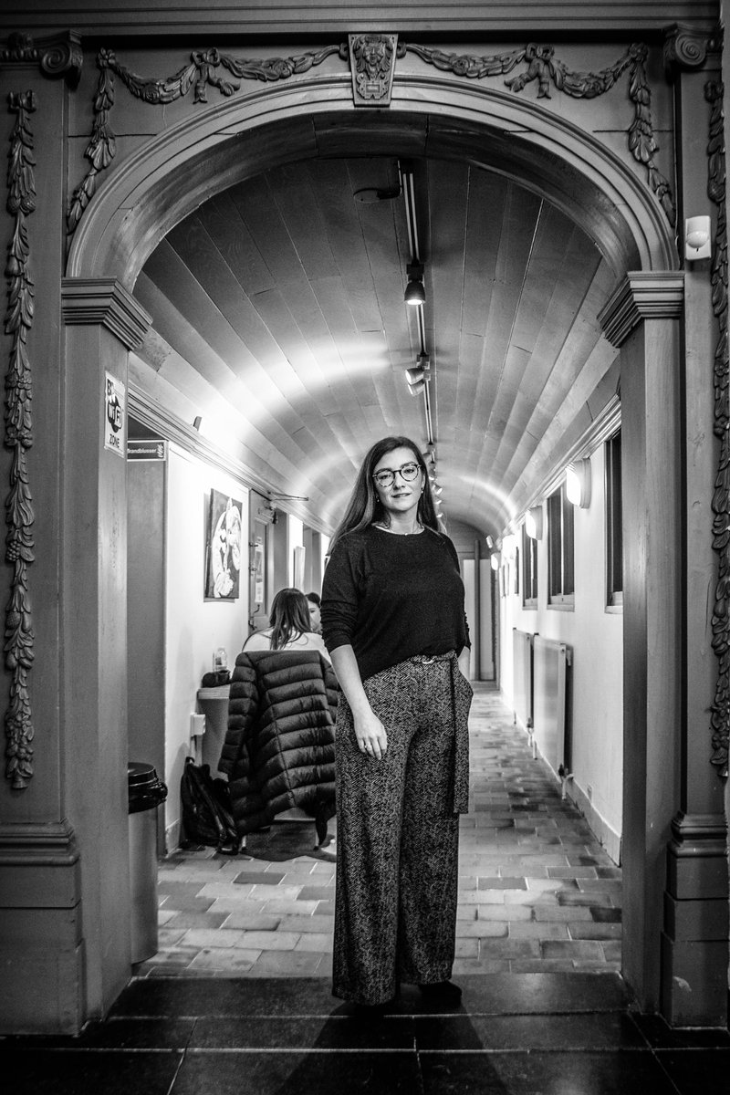 De komende weken fotografeer ik politici die de gemeenteraad van Leiden in willen onder het motto: "Waar sta ik voor". Door het beeld symboliseren zij hun idealen. Vandaag als eerste Prescillia van Noort die voor GroenLinks de gemeenteraad in wil.