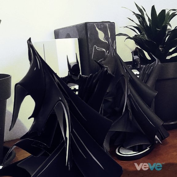 Barendlutz's tweet photo. Spot the NFT. @veve_official https://t.co/BxGNRqgMrC