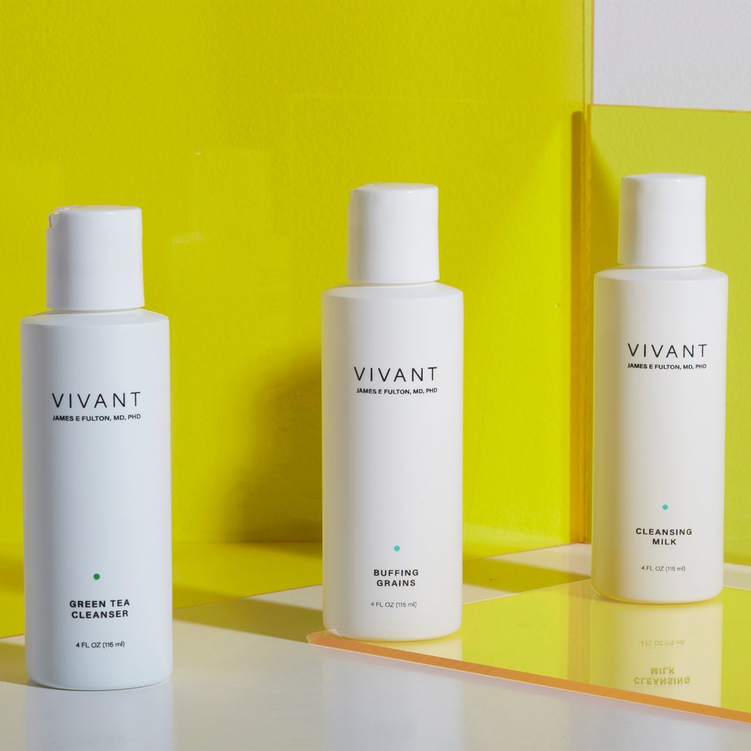 vivant_pro's tweet photo. Essentials for ageless skin.
Green Tea Cleanser: #Antioxidant powerhouse to protect &amp; repair
Buffing Grains: A gentle polishing scrub to lift dead cells &amp; boost renewal
Cleansing Milk: The ultimate nourishing and hydrating cleanse
#skincare https://t.co/EeKXT9NGuw