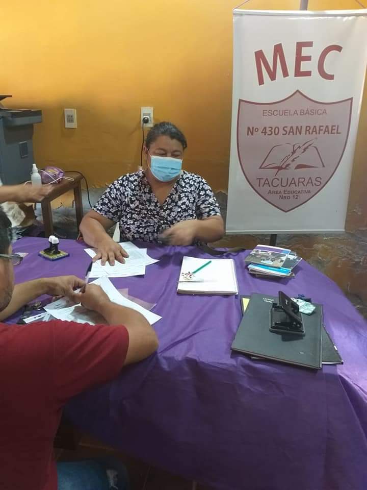 NeembucuEduc's tweet photo. #kitescolar ✏️📒🇵🇾
#SeguimosTrabajando 
Entrega en la  Escuela Básica Número 430 de Tacuaras , acompañando el compañero Referente @Sosa71S
Construyendo juntos la educación que soñamos 🇵🇾
@MECpy 
@VctorMa23266807 https://t.co/tJoec1U434