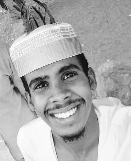 لن ننسى ولن نغفر !

الشهيد سراج الدين أحمد عبد الله ايدام 
تاريخ الاستشهاد: 17 يناير 2022

#مجزرة17يناير 
#لاتفاوض_لاشراكة_لاشرعية