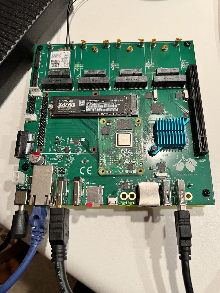 aromond2001's tweet photo. @Cannibal Made food for #moocon, made a little progress in the @rfhackers rfctf, and in process of making a new wardriving rig https://t.co/oMyH0kEVWl