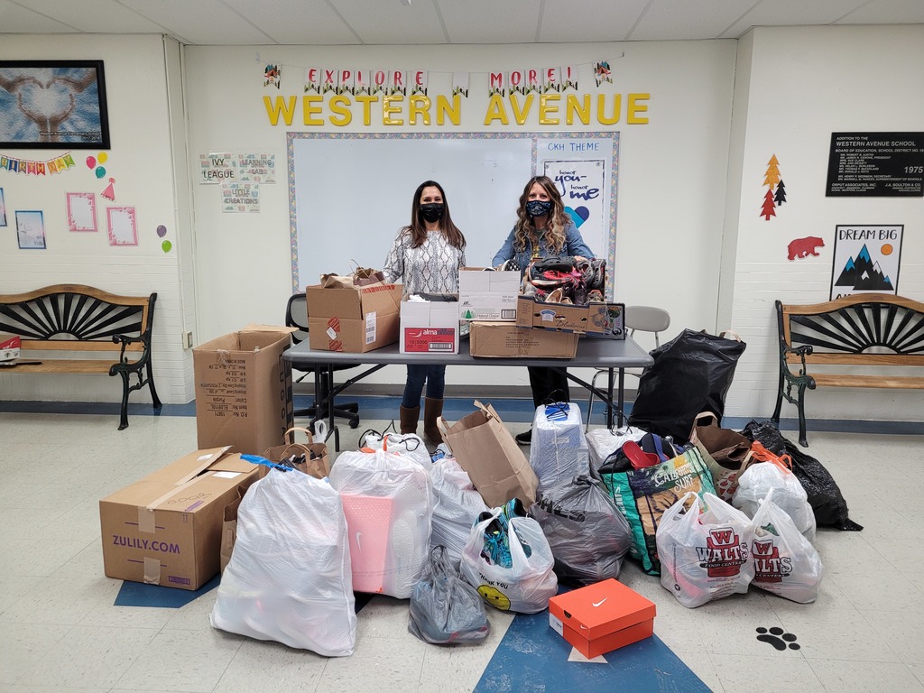 Thank you so much to the community of Flossmoor for all of the shoe donations today. We have to make several trips to bring them to DSW's SolesforSouls program!