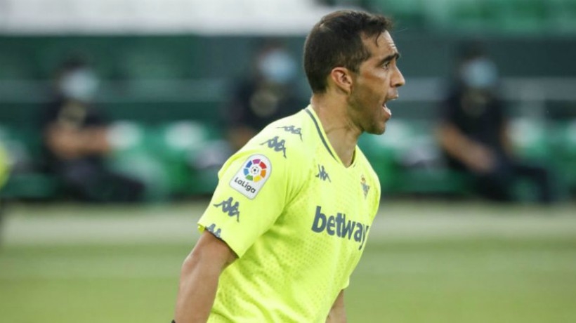 Betis: Pellegrini puso en duda regreso a la titularidad de Claudio Bravo dlvr.it/SHHtmX