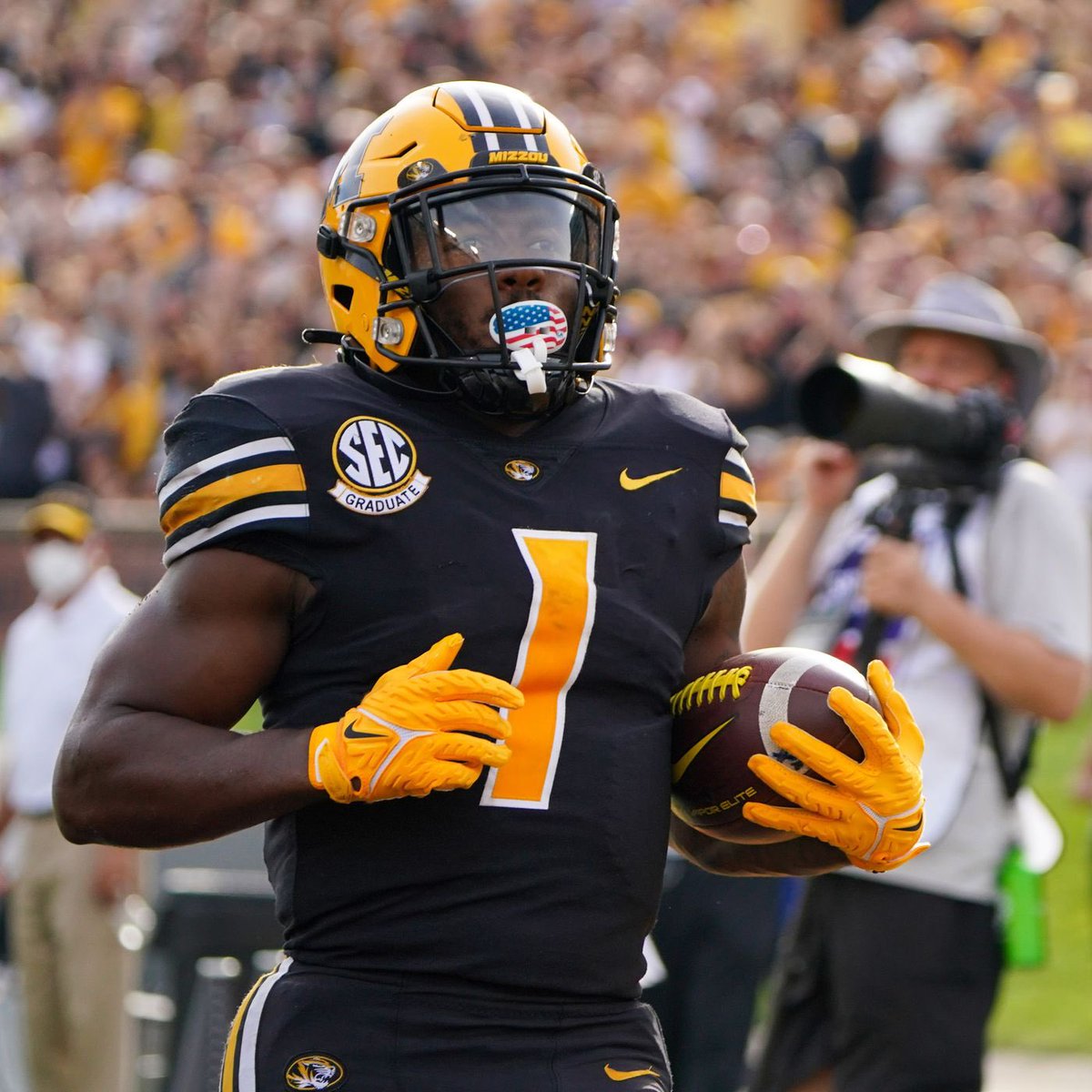 jaydan_hardy's tweet photo. #AGTG Im blessed to receive an offer from The Univeristy of Mizzou #NewZou @ScoreonD @CoachLoop https://t.co/gypXQFo1Yg