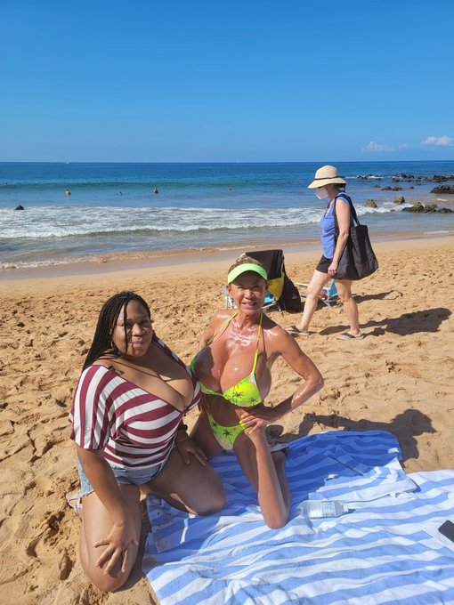 Big boobs. https://t.co/3KQFRi17Yv<a href="/tag/bigtits"class="tags"><span>#bigtits</span></a><a href="/tag/minkamonday"class="tags"><span>#minkamonday</span></a>