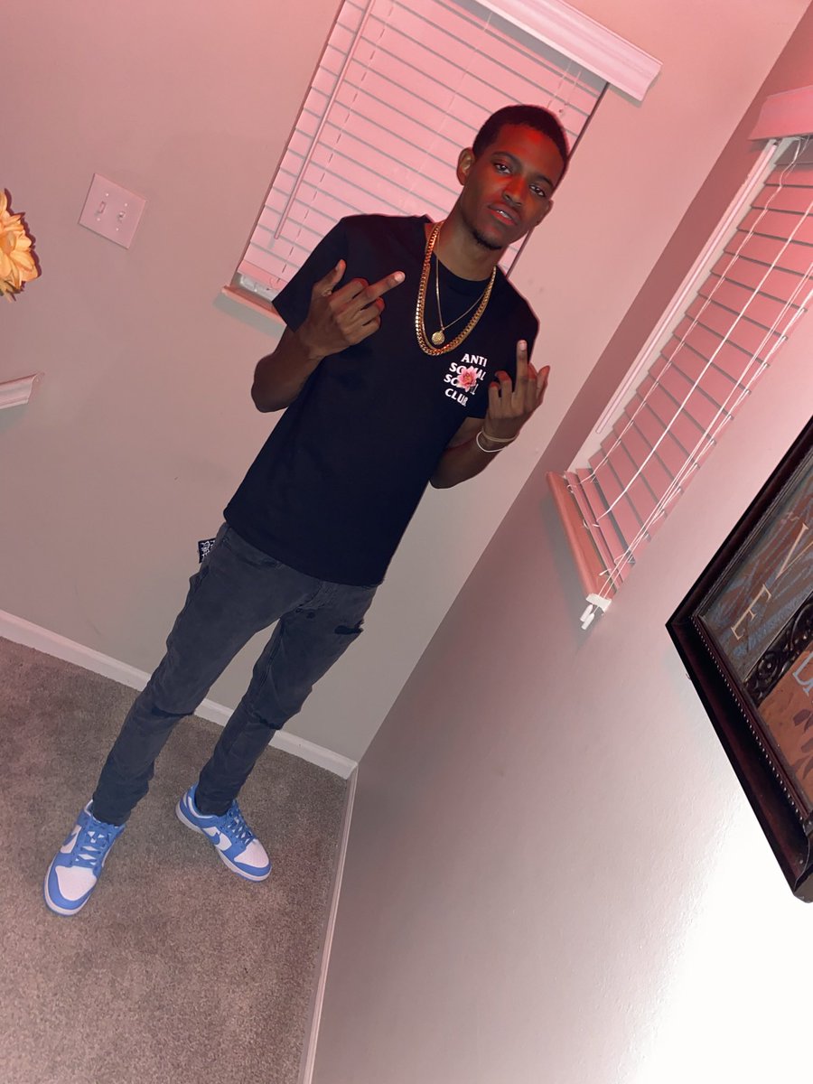 Richlif__'s tweet photo. Don’t ask me bout no niggas you don’t see me wit. https://t.co/vFVM00N3Oc