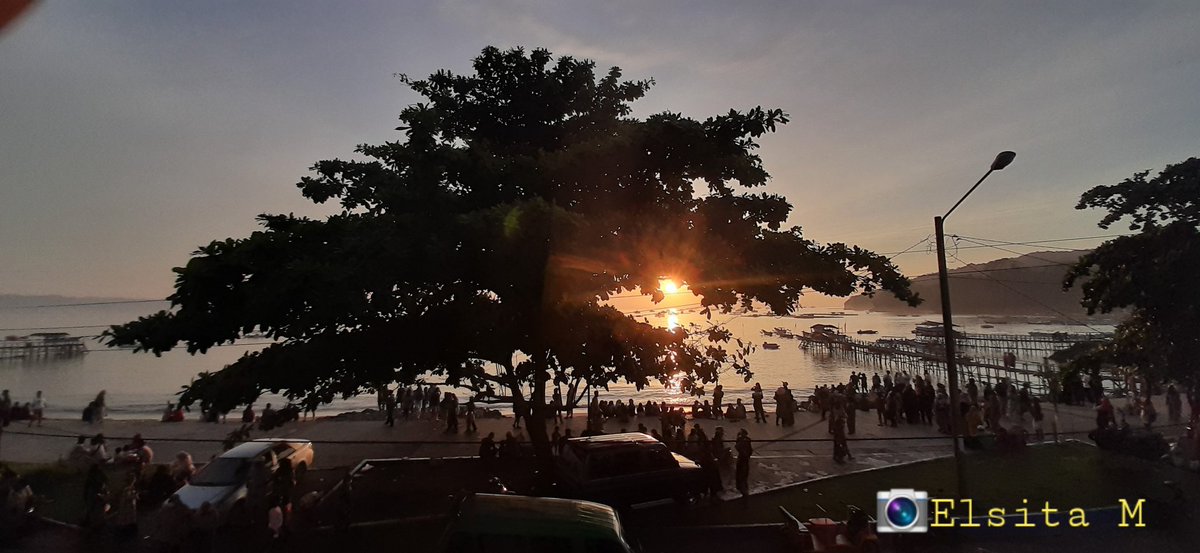 ElsitaMahdalia's tweet photo. Pangandaran, Indonesia.
"It's so beautiful, isn't it?"

#Indonesia #viewIndonesia #NaturePhotography #nature #pesonaIndonesia https://t.co/7WiHeRaHCn