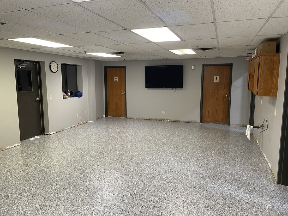 Mattbecker14's tweet photo. Shop renovation coming along nicely @BFlicekSHGC https://t.co/mvGFoWaoS9