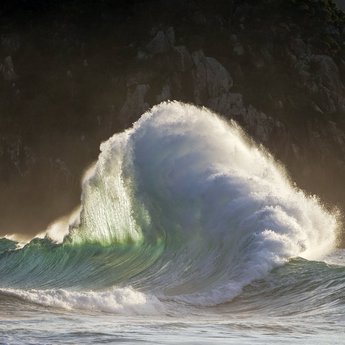 Discovery's tweet photo. 📸+💭: Scott Harrison (IG // daily_salt)

I’m fascinated by backwash waves which occur when two waves collide in opposite directions, creating an energetic explosion of water towards the sky. 

#POTD #photooftheday #ocean #nature #photography https://t.co/97dah8IUNY