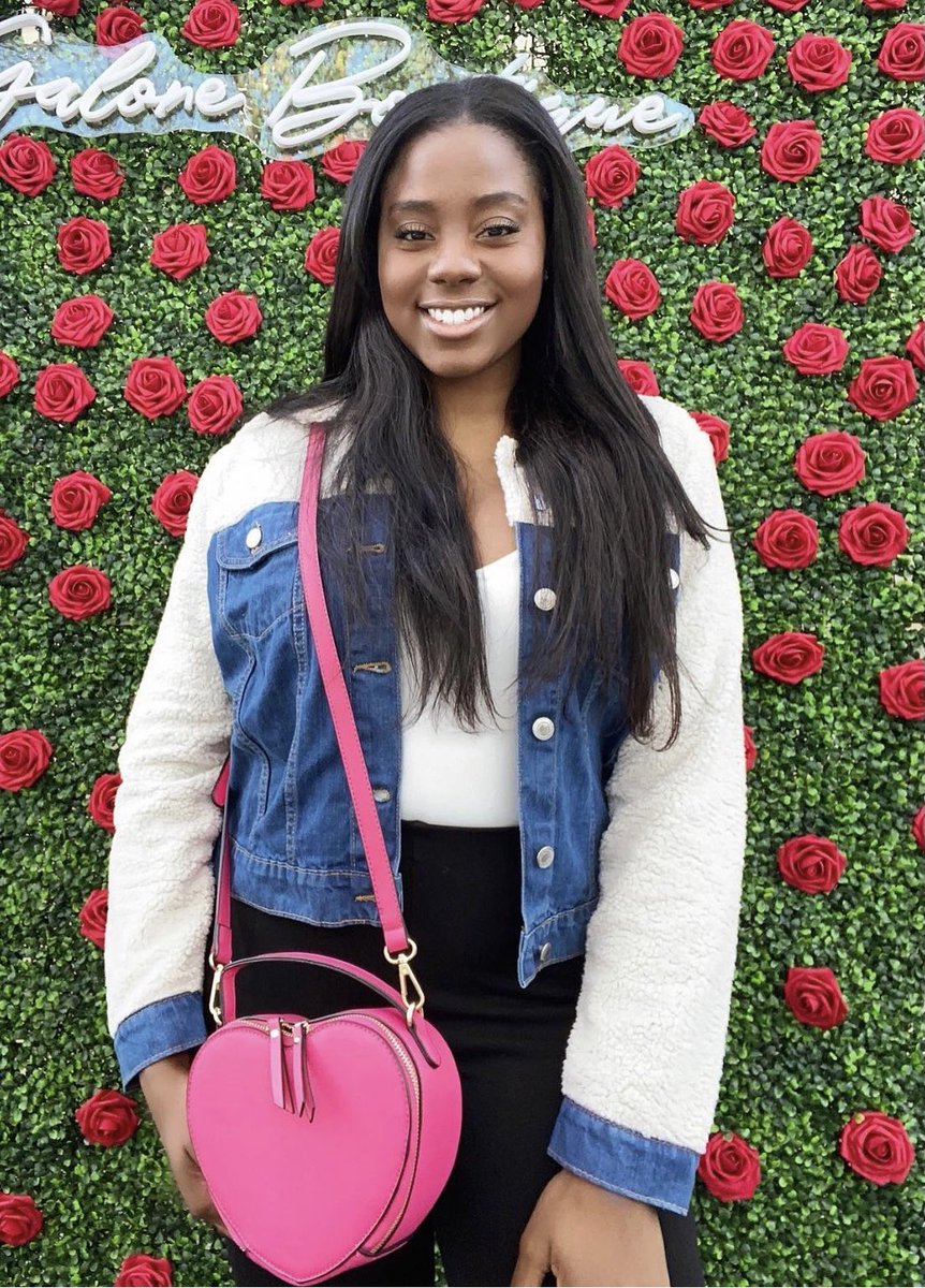 GaloreBoutique's tweet photo. Heart Crossbody Bags are now LIVE on the website! Get yours before they are all sold out. Bag will arrive waaaayyy before V-Day! ❤️

https://t.co/YFBfuIHiT7 https://t.co/71mMqtFvFC