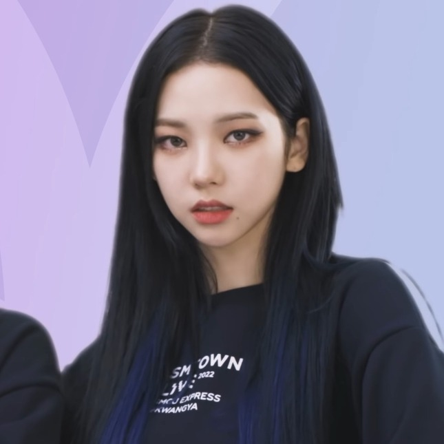 KRNZIP's tweet photo. hi everyone! this is a new account dedicated to aespa’s leader, karina! pls follow and rt to spread #에스파 #카리나 https://t.co/2YJxQeYCt4
