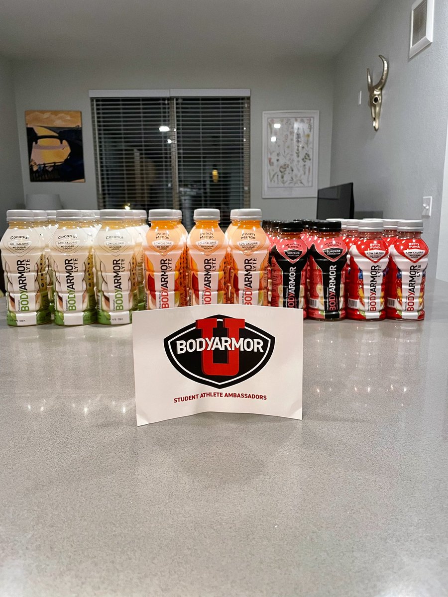zach_angelillo's tweet photo. Thank you @DrinkBODYARMOR for keeping me hydrated during offseason training! #BodyArmorU #BodyArmorAthlete https://t.co/aABSDdIhKn