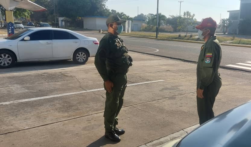 JSilvaAponte's tweet photo. 🇻🇪 #17Ene #Ahora desde @BasucreAMB, en las instalaciones del @Gea14Amb, los Paladines del Aire integrantes de la insigne @CeaFanb, asentan con FIRMEZA y CONCIENCIA DE ACERO, el COMPROMISO PATRIO de garantizar la Soberanía Nacional y Paz de la República.
#PuebloDefensorDeLaPatria. https://t.co/0t8Esom085