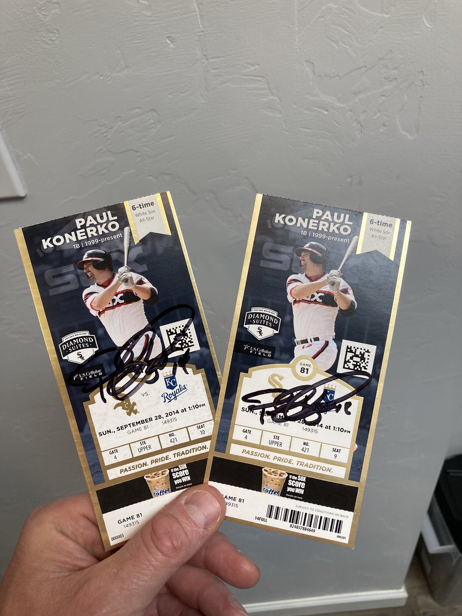 @whitesox @ArizonaBaseball fans!!! I’m giving away one of my signed Paul Konerko signed gold tickets from his last game! RT and follow and I will choose a lucky fan later today!!! The other is going to @barstoolWSD @barstoolsports to auction off to a charity they choose!!!
