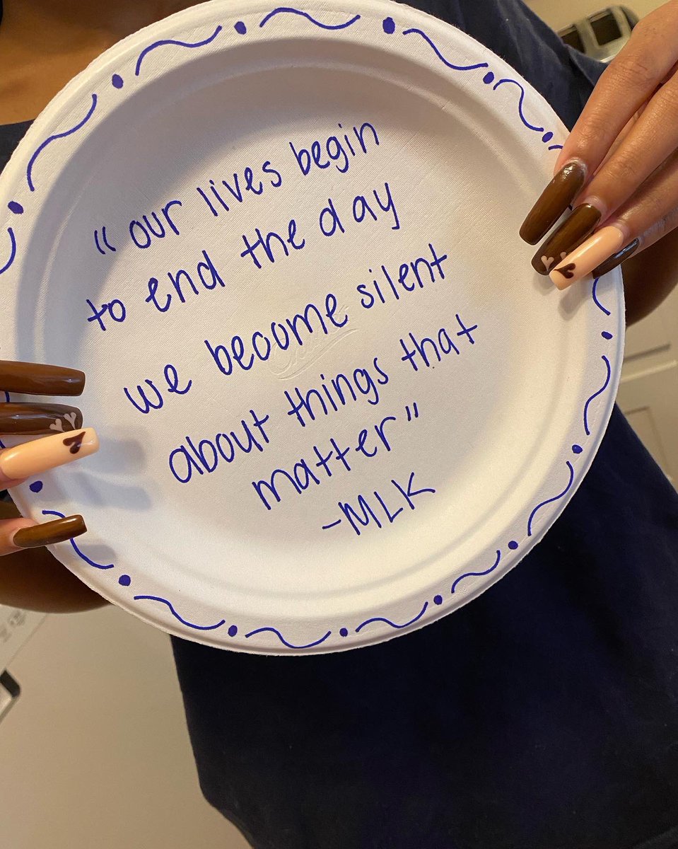 easternshoregal's tweet photo. Food insecurity in the U.S. is NOT simply due to lack of food, but to INJUSTICES that push families into poverty and cheap, unhealthy diets. On #MLKDay help @MannaFoodCenter provide healthy food. Donate &amp; #MakeAPlate of your own. #FoodJusticeForAll 
https://t.co/F08QoezcMo https://t.co/PZd9Ko4HuW