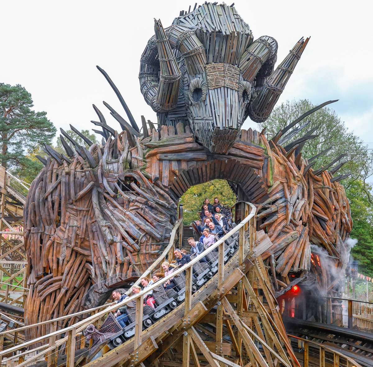 ThrillPix's tweet photo. 🎢 𝗪𝗶𝗰𝗸𝗲𝗿 𝗠𝗮𝗻 @altontowers
#AltonTowers #ThemePark #Rollercoaster #GreatCoasters https://t.co/A8O5Y0wEOH