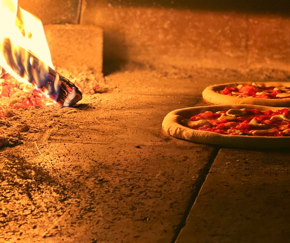 SassoPizzas's tweet photo. Escape the snow and warm up by the fire. Order your $8.00 Mona Lisa today!
.
.
.

#fresh #deliciouslysaucy #neapolitanstylepizza #hamont #hamilton #hamiltonontario #supportlocal #hamontfood #hamonteats #hamontfoodie #woodoven #goodeats #pizza #foodie #buylocal https://t.co/QDDf88iUI6