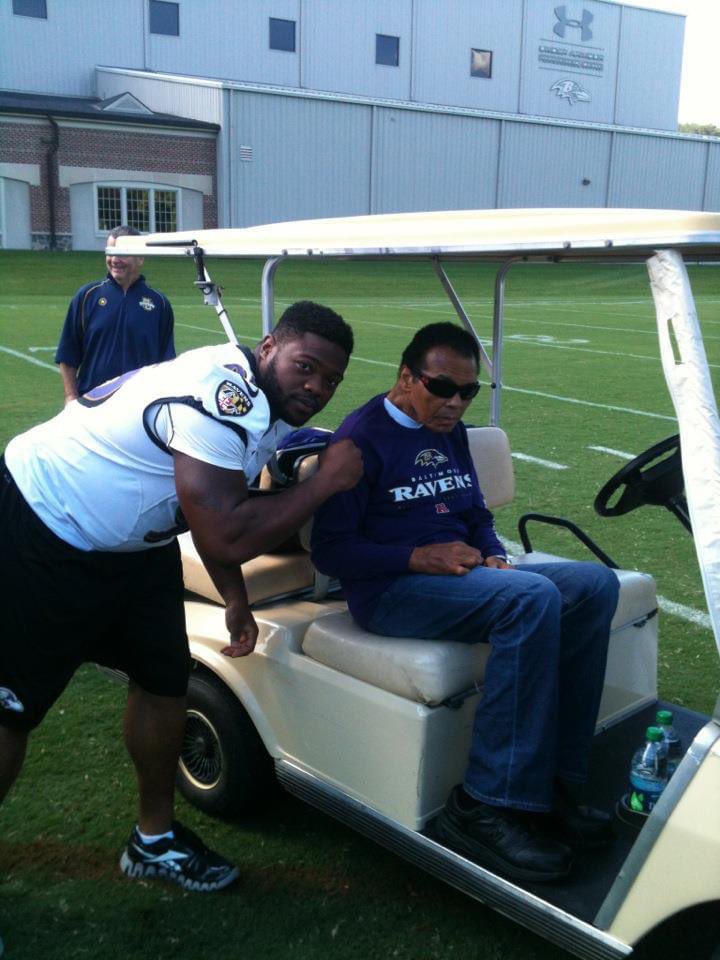 BryanHall95's tweet photo. Also happy Bday to the GOAT… Continue to rest in love! One of the best days of my life was when I got to meet you🙏🏾 https://t.co/KTk69RAuqP