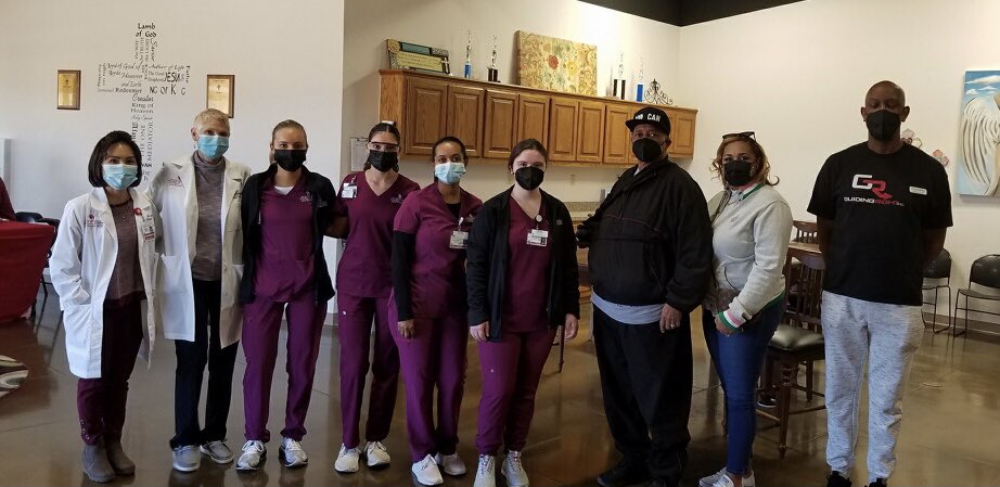 OUNursing's tweet photo. CON students & faculty Drs. Craft & Nguyen at the COVID 19 vaccine clinic at Prospect Church. Thank you @guidingrightinc for organizing. #MLKDay #unityclinic #ounursing @OUHealth @UofOklahoma https://t.co/N1HDYeWe9R