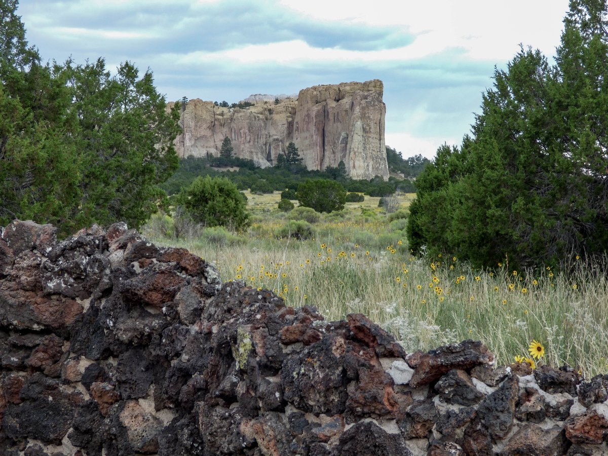 El Morro National Monument in #NewMexico  - sharinghorizons.com/el-morro-natio…

#BeyondGallup #travel #roadtrip #VisitGallup #weekendgetaway #vacation #OptOutside #history
