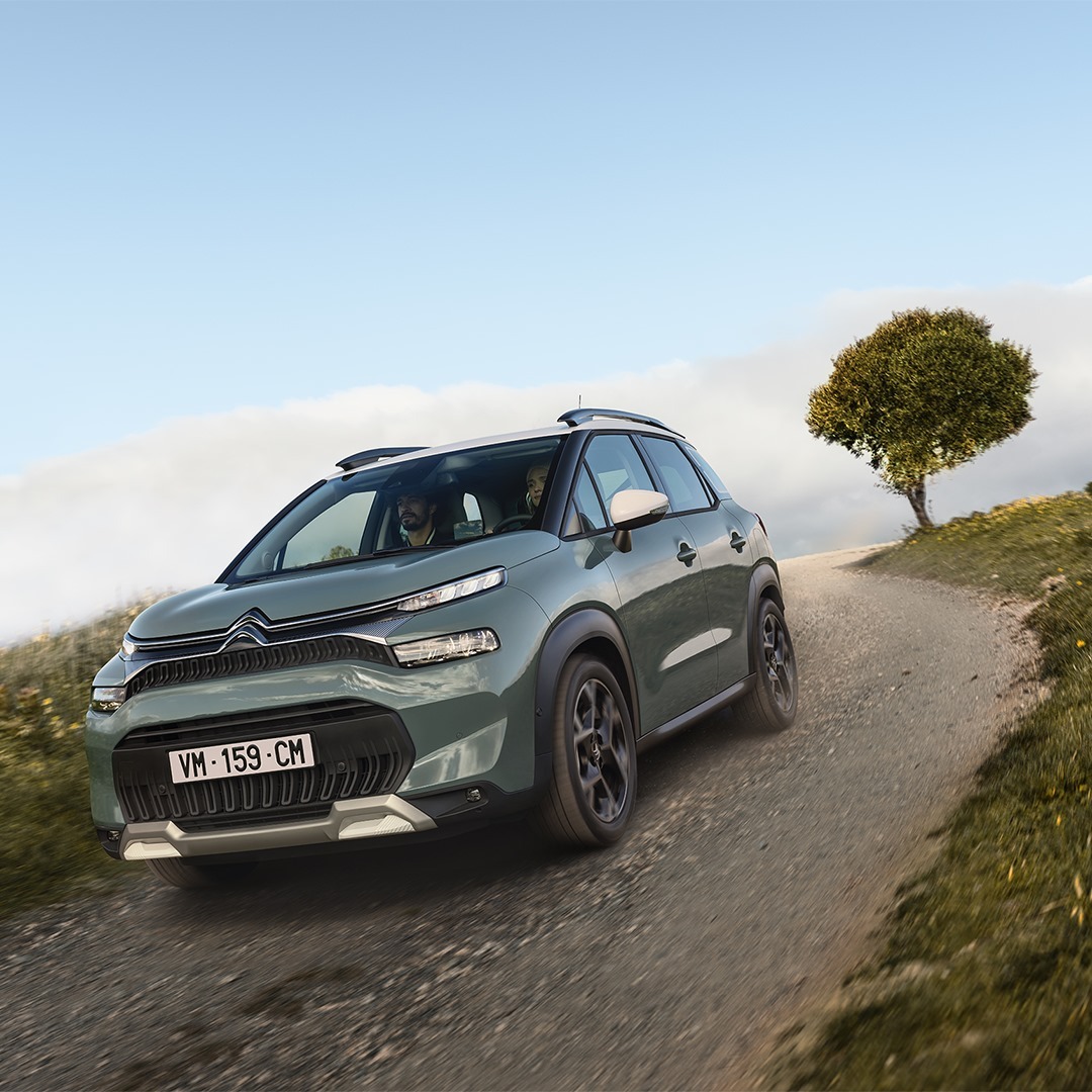 CitroenChile's tweet photo. Bájate de la montaña rusa y SUVete en tu New SUV C3 Aircross.
Conocerás un nuevo concepto de estabilidad. 😎
Descúbrelo en: https://t.co/H6FVuhqpAm
#CitroenChile #SUV #NewSUVC3Aircross #WelcomeFreedom https://t.co/f5qhjbLPP1