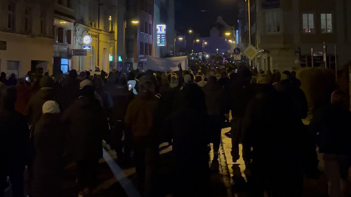 JA_Oberlausitz's tweet photo. Rund 2000 Menschen in Bautzen auf der Straße https://t.co/MmnhzY0Izk