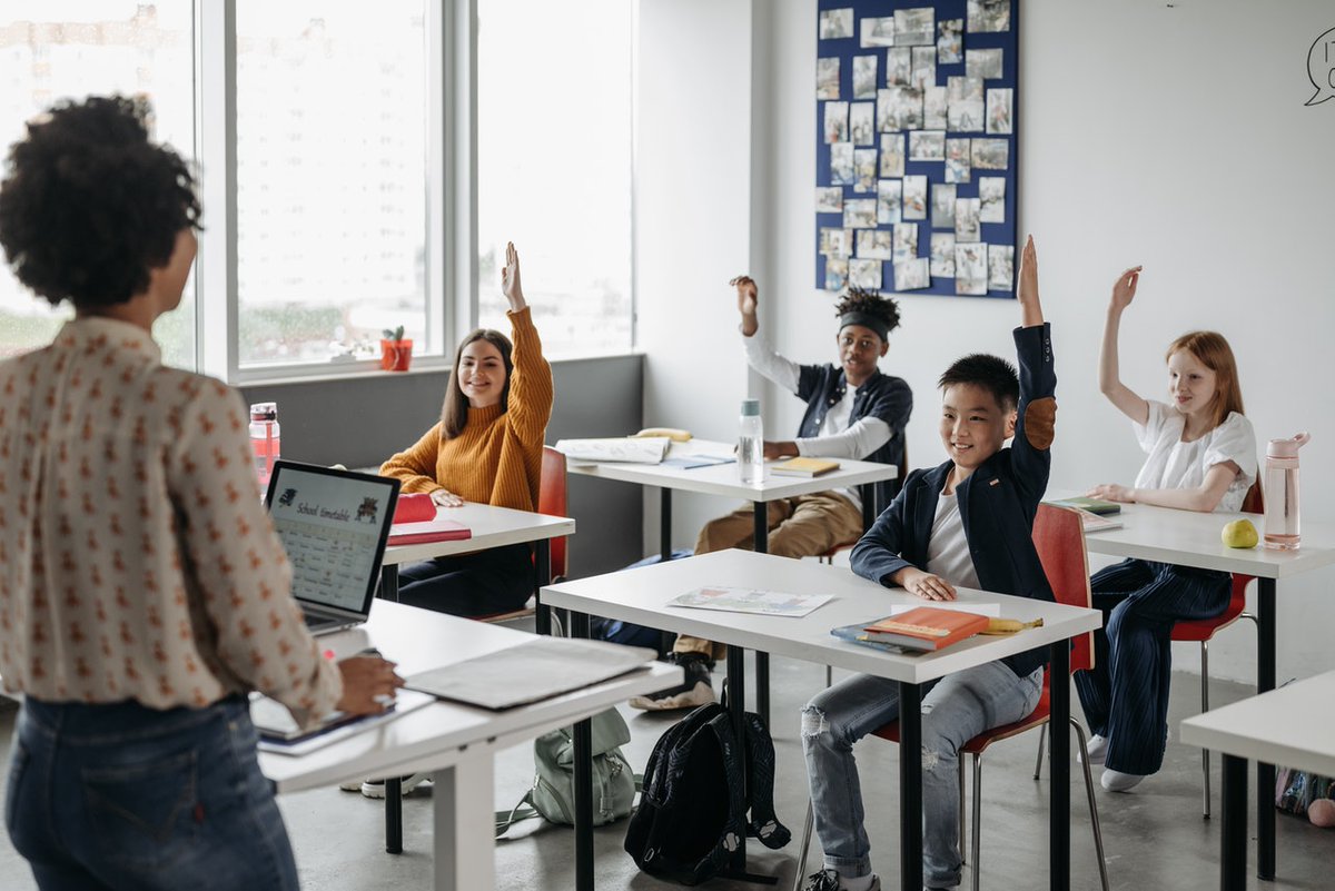 Famili@ (@familia_quebec) on Twitter photo En cette Semaine des #enseignantes et des #enseignants, l’équipe de Famili@ vous propose de récentes études qui abordent l'importance de la collaboration école-famille : bit.ly/3qAhdn4
@AQEP_ <a href="/rrm_/">Réseau réussite Montréal</a> #éducation #enseignement En cette Semaine des #enseignantes et des #enseignants, l’équipe de Famili@ vous propose de récentes études qui abordent l'importance de la collaboration école-famille : bit.ly/3qAhdn4
@AQEP_ <a href="/rrm_/">Réseau réussite Montréal</a> #éducation #enseignement