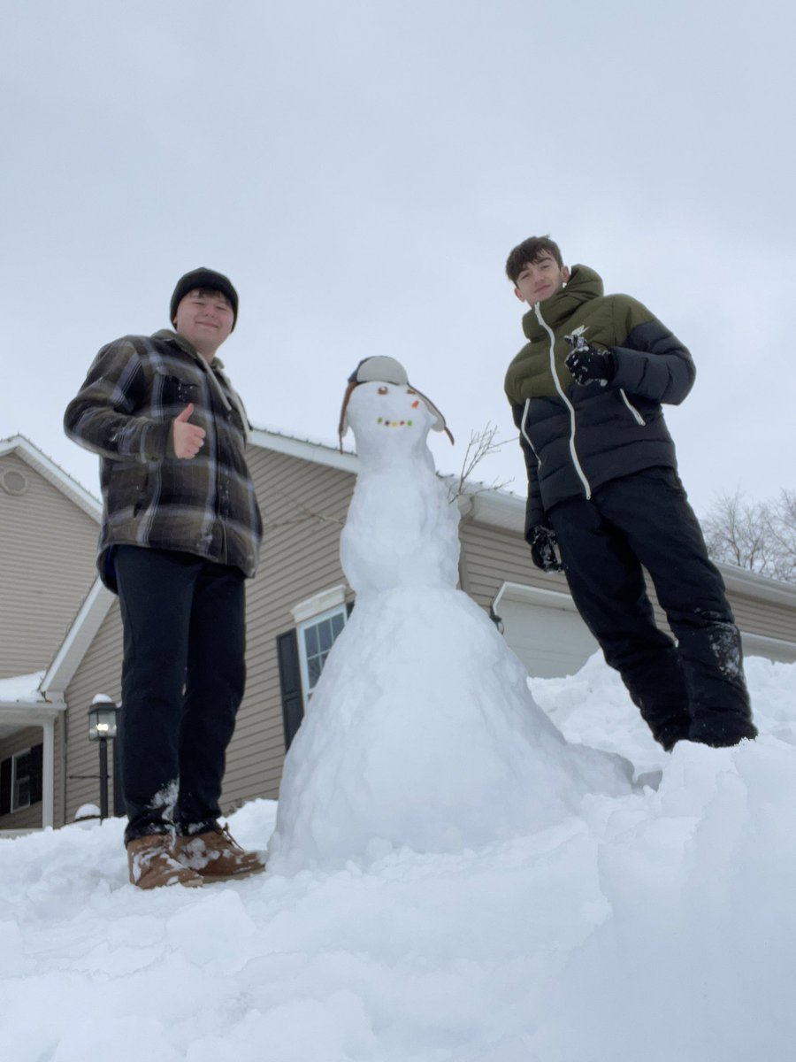 @TuslawHigh back roads are looking pretty bad, and we wouldn’t mind some more time to work on our snowman #snowdayplz #weloveschool #weloveourprinciple #senioryearbby