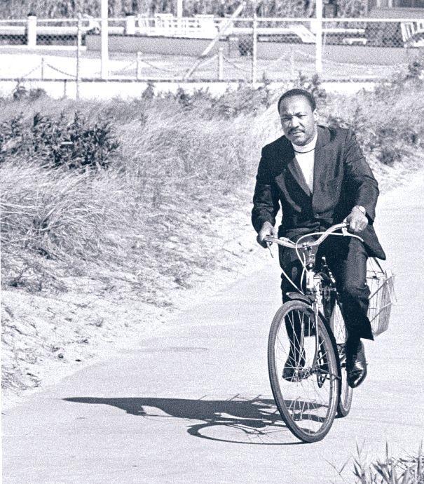 AyannaPressley's tweet photo. Dr. King was a man before his assassination made him a martyr.

A Black man, a son, a brother, a husband and a father who centered the humanity of all.

Let's not forget his. https://t.co/b8TDQ0GWw1