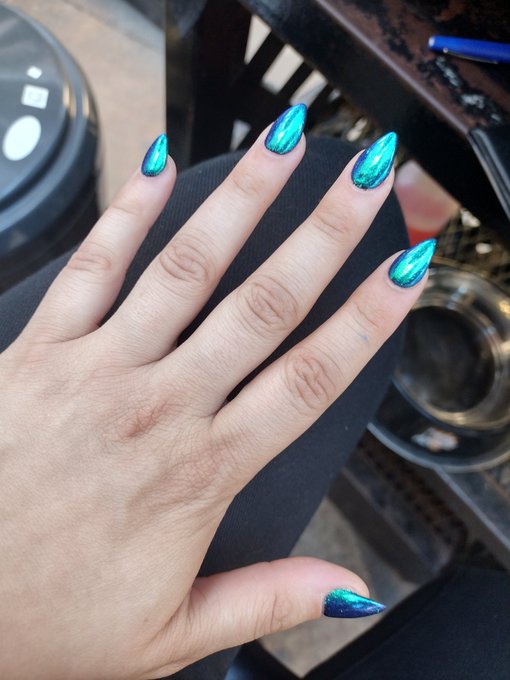 I love my nails they're so shiny c: https://t.co/6udXv8zbo8<a href="/tag/nonbinary"class="tags"><span>#nonbinary</span></a><a href="/tag/enby"class="tags"><span>#enby</span></a><a href="/tag/topsurgery"class="tags"><span>#topsurgery</span></a>