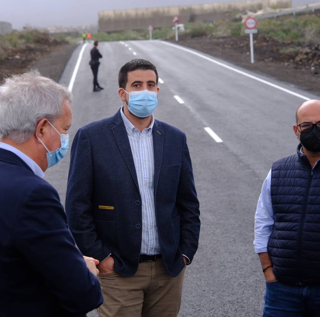 🚧🛣️ La vía de emergencia entre 
Las Manchas y Puerto Naos estará disponible desde hoy. 

📃👉 eltime.es/politica/185-i…