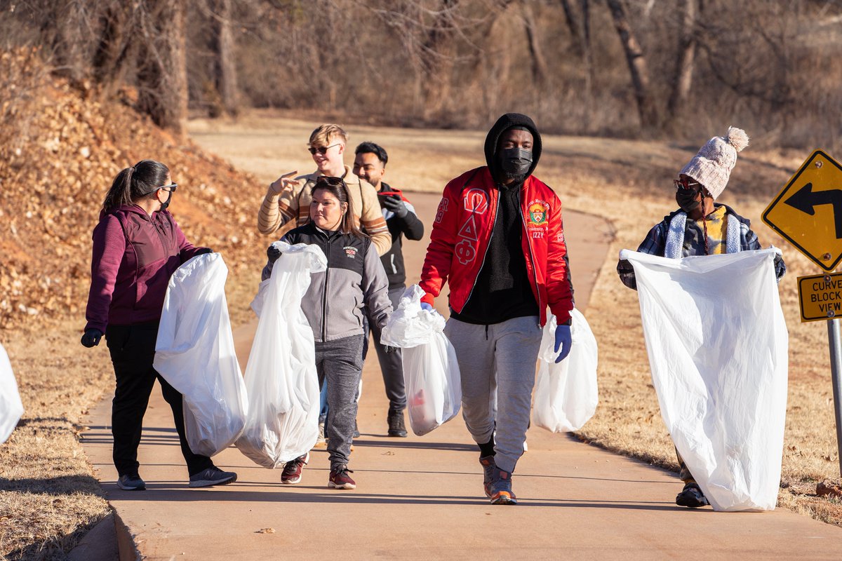 Students were out early this morning picking up trash along the Wichita Falls circle trail for today's day of service. #MLKDay