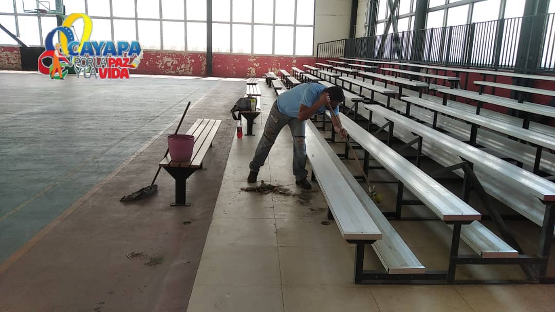 gbp_aviadores1's tweet photo. #17DeEnero Desde @gbmp_aviadores1 seguimos con el plan cayapa para el embellecimiento de nuestra base juntos somos más.
@NicolasMaduro
@vargas_mimou
@Aimara_aguilarr
@FunMovPazYVida1
@MPV_Araguaa
#VenezuelaVictoriosa https://t.co/axF9INdTUj