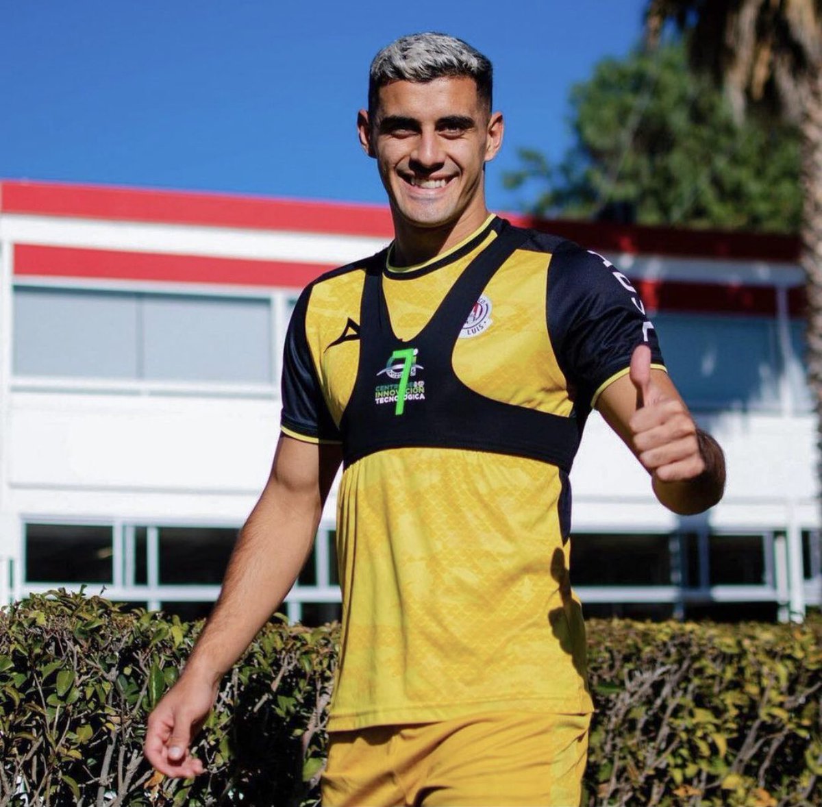 AxelGonzalezGut's tweet photo. @AtletideSanLuis empieza la semana con la mejor actitud de cara a la jornada 3, donde estará recibiendo a Juarez el próximo jueves ⚽️

#SomosSanLu12
@depo_red https://t.co/E8KuQuEiif