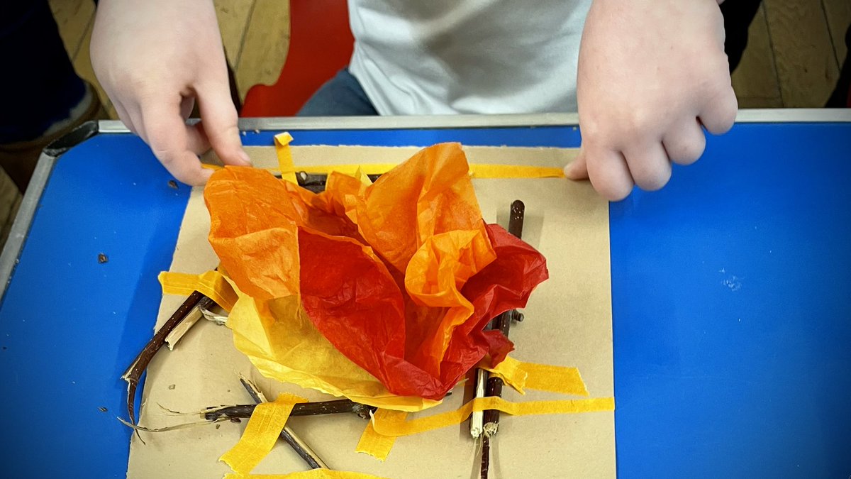 CardronaScouts's tweet photo. Great news! Our #SquirrelScouts met for the first time this evening, giving our fab 4 and 5 year olds a safe, fun place to make friends, have adventures and learn #SkillsForLife, like these mini-campfires. 🐿⚜️ https://t.co/fh5rF2g7t1
