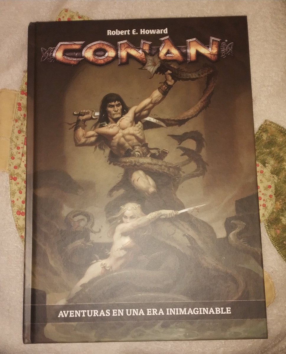 Me acaba de llegar esta preciosidad q me tocó en el Maratón solidario por parte de <a href="/damerolydf/">Dame Rol y Dime Friki</a> y <a href="/holocubierta/">Holocubierta Ed.</a> 
Ahora solo tengo un problema, q es q los 3 jugadores q tengo esperando q me lo lea conocen mucho mas d lore d #conan q yo...🤷