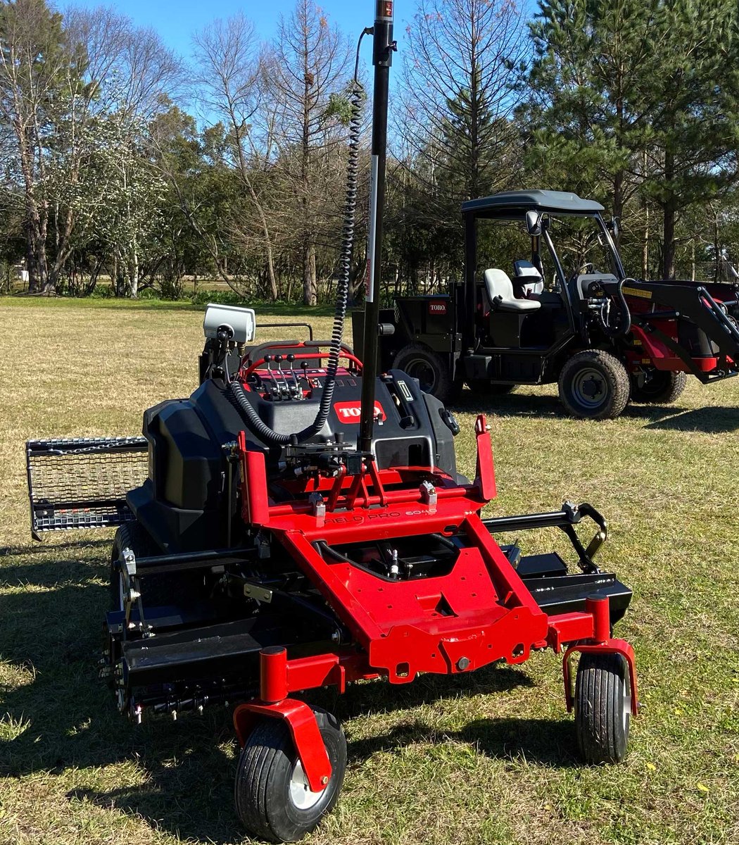 ToroGrounds's tweet photo. Introducing the new #FieldPro6040.

We're so excited to unveil our latest innovation at the @ProjectEvrGreen field rebuild at #STMA2022. Be sure to stop by the Toro booth later this week and check it out! https://t.co/qIPUWp2p75