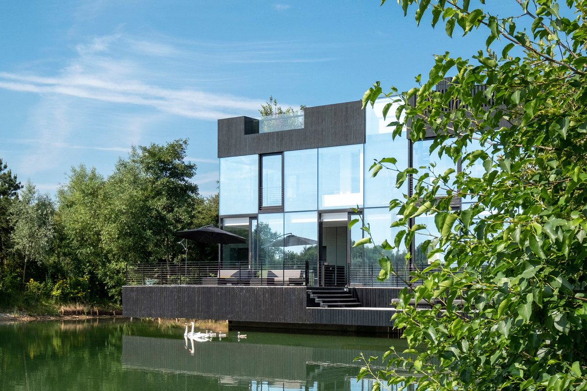 CTEagle6's tweet photo. The reflective nature of this #uniquehome brings the surrounding #landscape into view.  https://t.co/pTuXGwaUu0 https://t.co/0n044IV3Uy