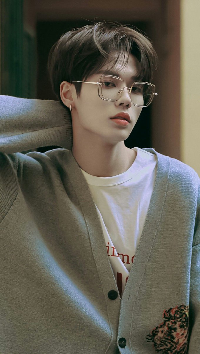 xiaogui_js's tweet image. but honestly all of them this man is perfect