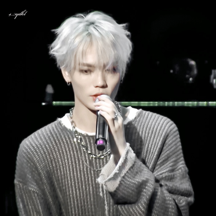 xiaogui_js's tweet image. but honestly all of them this man is perfect